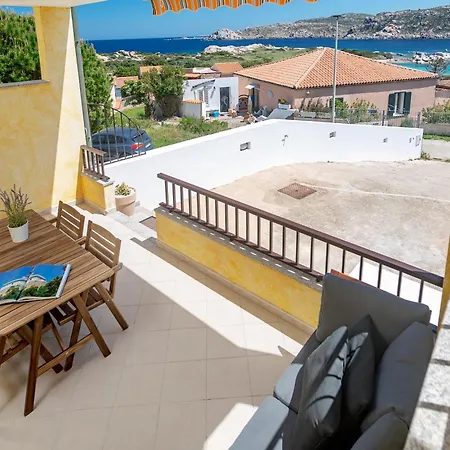 Fronte Mare Capo Testa Apartment *