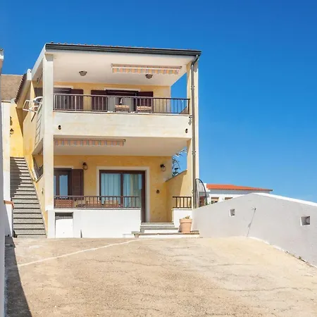 Apartment Fronte Mare Capo Testa *